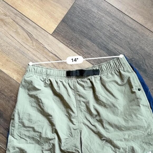 Vintage Cargo Shorts Size Small - Picture 4 of 4